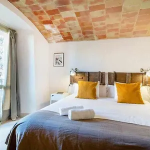 https://arab-baths-apt-w-garden-and-private-bike-parking.catalonia-hotels.com
